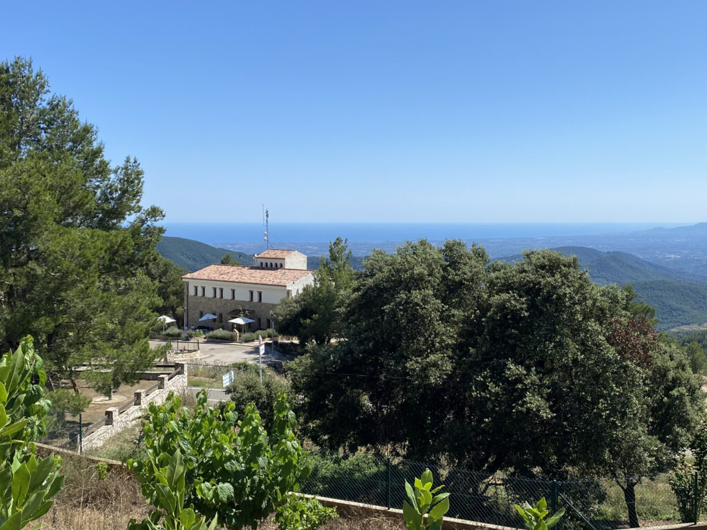 L’Alberg Josep Golorons vista