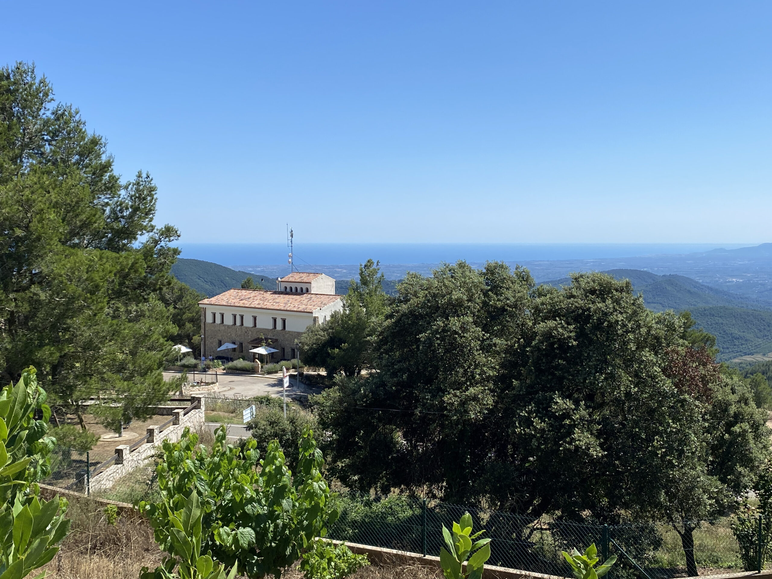 L’Alberg Josep Golorons vista